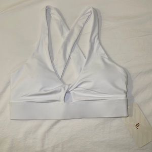 Fabletics Oasis Twist Front Sports Bra NWT Size Small
